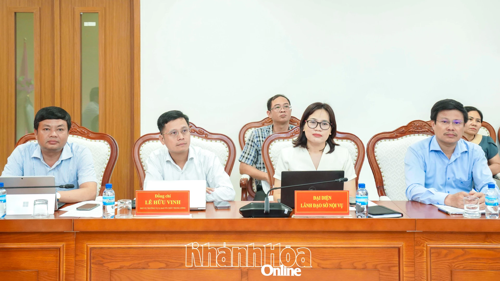 Các đại biểu tham dự hội nghị.