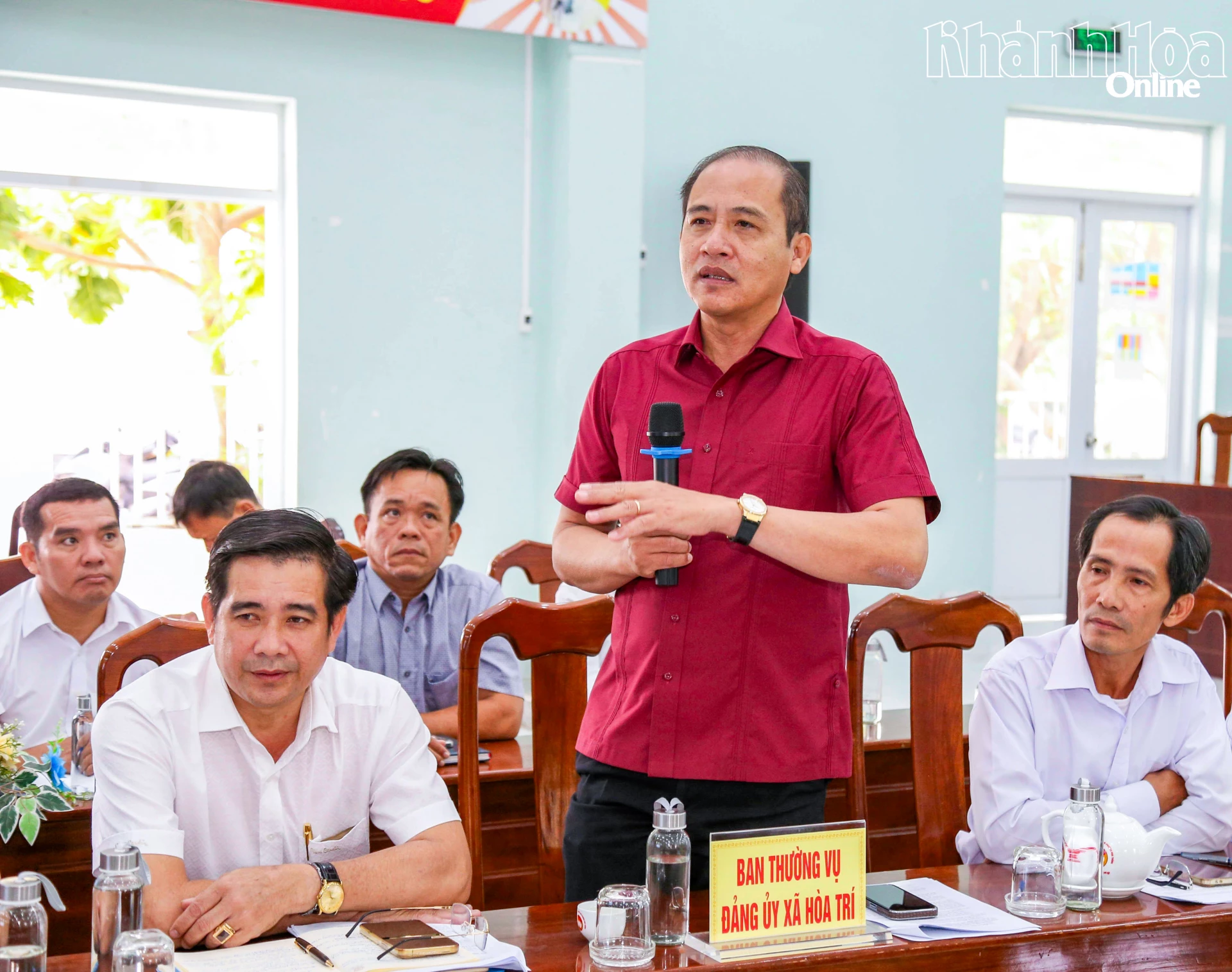 Lãnh đạo xã Hòa Trí phát biểu tại buổi làm việc.