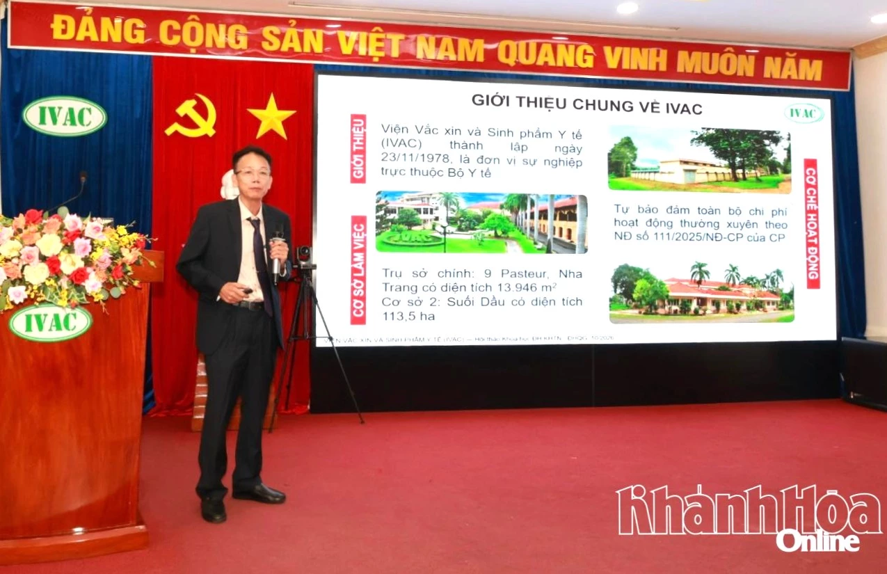 Tiến sĩ Dương Hữu Thái - Viện trưởng Viện Vắc xin và Sinh phẩm y tế trình bày tham luận tại hội thảo.