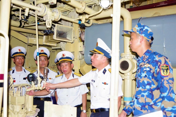 Lãnh đạo Quân chủng Hải quân kiểm tra tại Học viện Hải quân