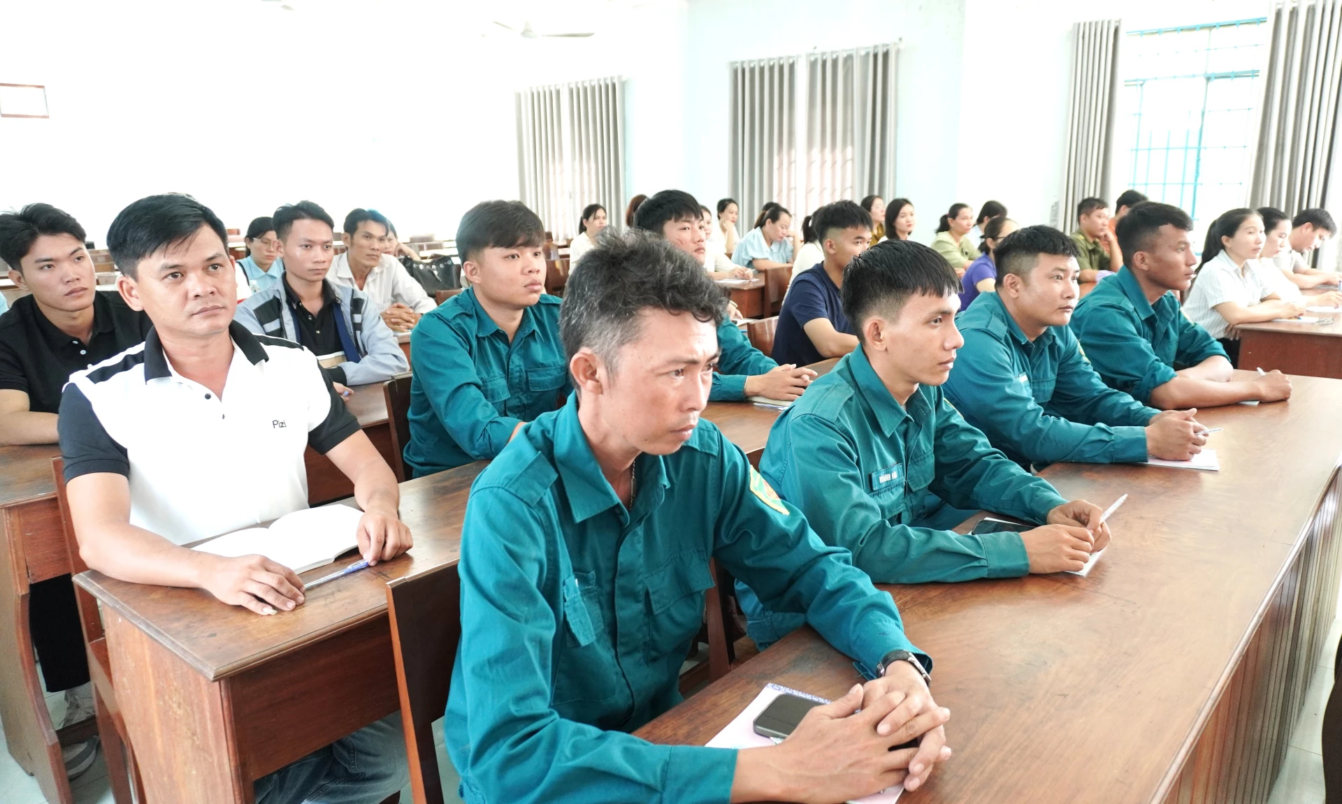 Các học viên tham dự lớp bồi dưỡng.