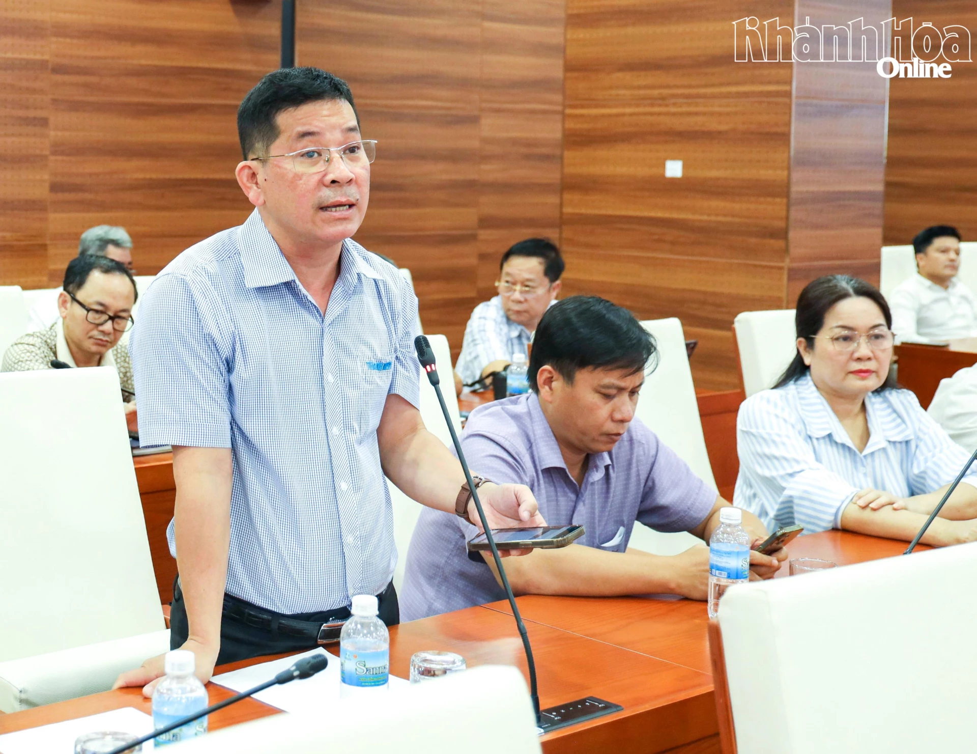 Đại diện Báo Thanh Niên tại Khánh Hòa phát biểu tại họp báo.