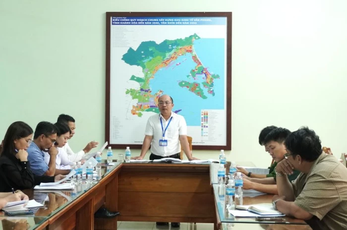 Xã Vạn Ninh triển khai kế hoạch xử lý vi phạm hành lang an toàn giao thông