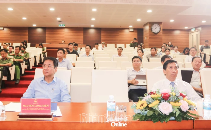 Phát triển du lịch phải gắn với bảo đảm an ninh, trật tự