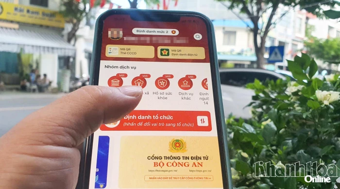 Triển khai đánh giá dịch vụ hành chính công qua ứng dụng VNeID