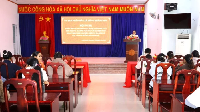 Xã Đông Khánh Sơn phổ biến Luật Hộ tịch, Luật Hôn nhân và gia đình