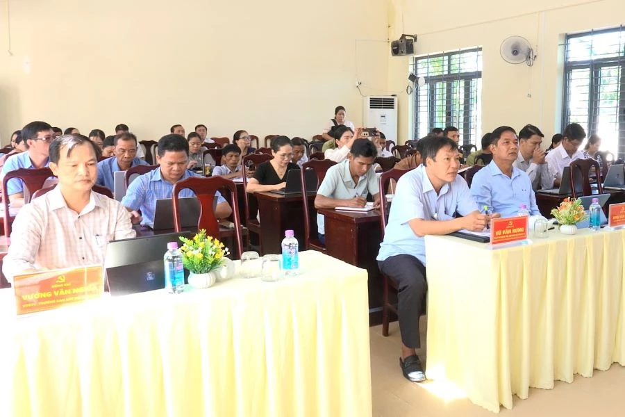 Các đại biểu tham dự hội nghị.