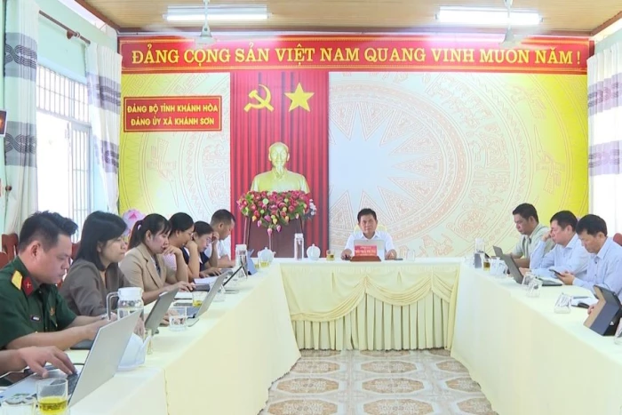 Xã Khánh Sơn có số lượng hồ sơ trực tuyến toàn trình đạt 98,2%