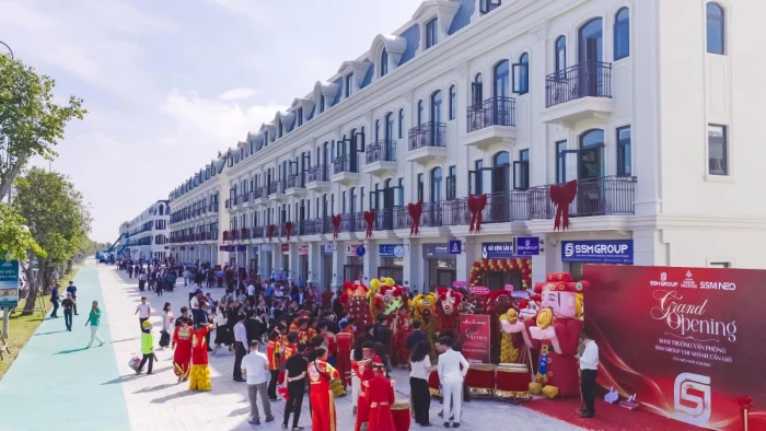 Từ trưởng phòng U60 đến Best Sales GenZ: Điểm chung của những sale bảo hiểm chuyển sang bán nhà Vinhomes