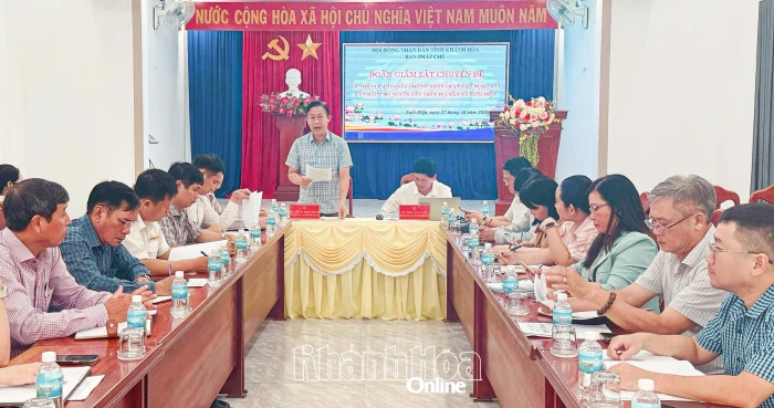 Ban Pháp chế HĐND tỉnh giám sát việc cấp giấy chứng nhận quyền sử dụng đất lần đầu tại xã Suối Hiệp