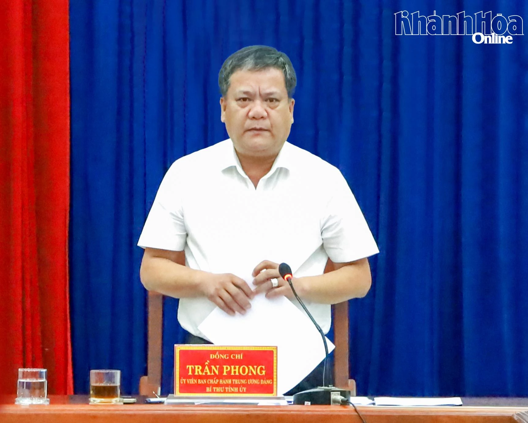 Đồng chí Bí thư Tỉnh ủy Trần Phong phát biểu chỉ đạo tại buổi làm việc.