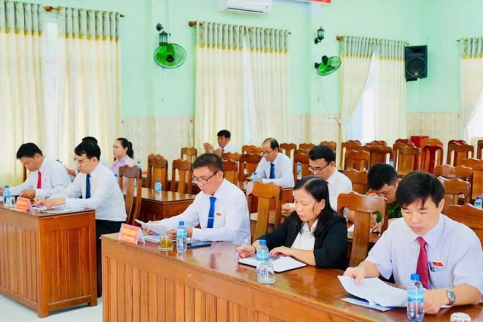 HĐND xã Vạn Thắng thông qua một số nghị quyết