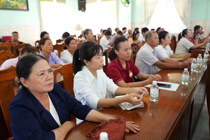 Tuyên truyền Cuộc vận động “Toàn dân đoàn kết xây dựng nông thôn mới, đô thị văn minh” cho 4 xã khu vực Vạn Ninh