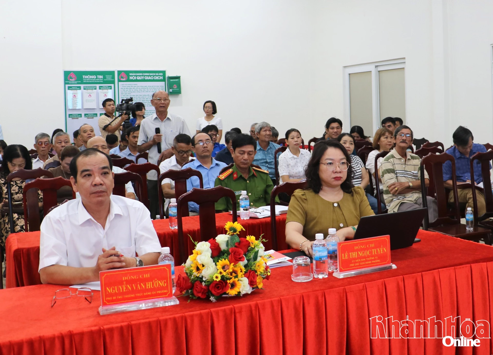 Các đại biểu tham dự diễn đàn.