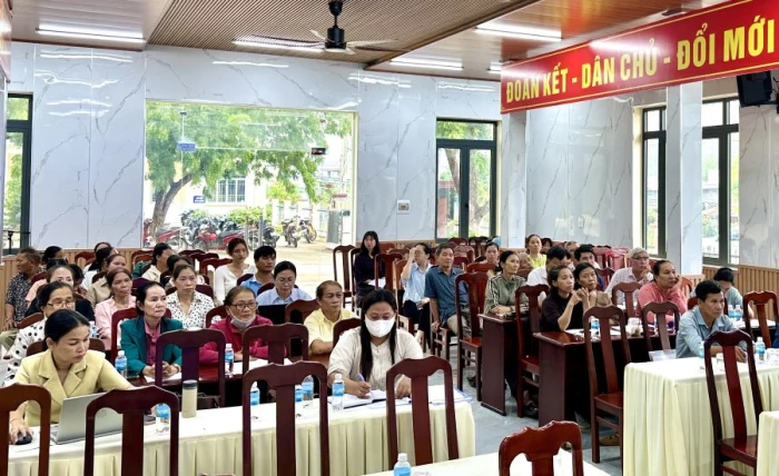 Xã Nam Cam Ranh phối hợp tập huấn về cai nghiện thuốc lá tại cộng đồng 