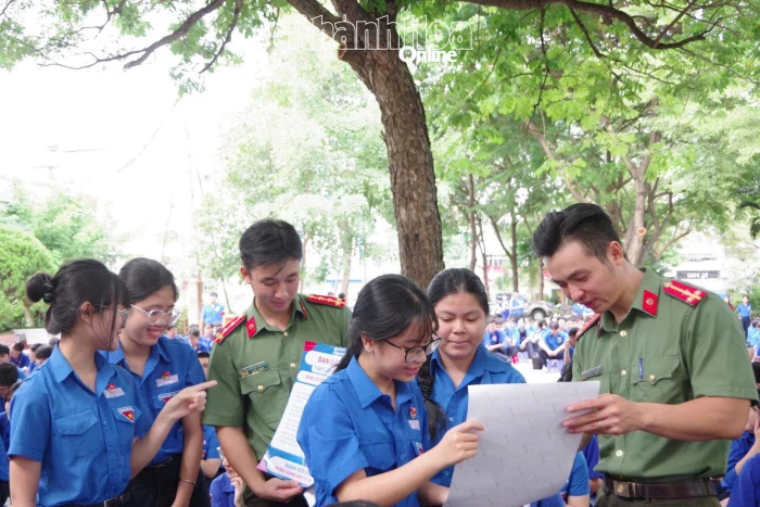 Chiến dịch “Không một mình”: Lá chắn bảo vệ trẻ em trên không gian mạng