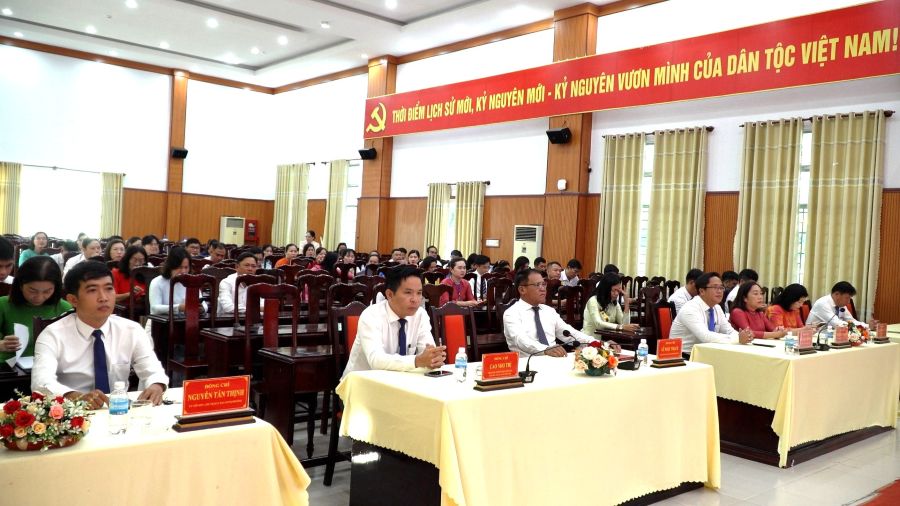 Các đại biểu tham dự lễ phát động.