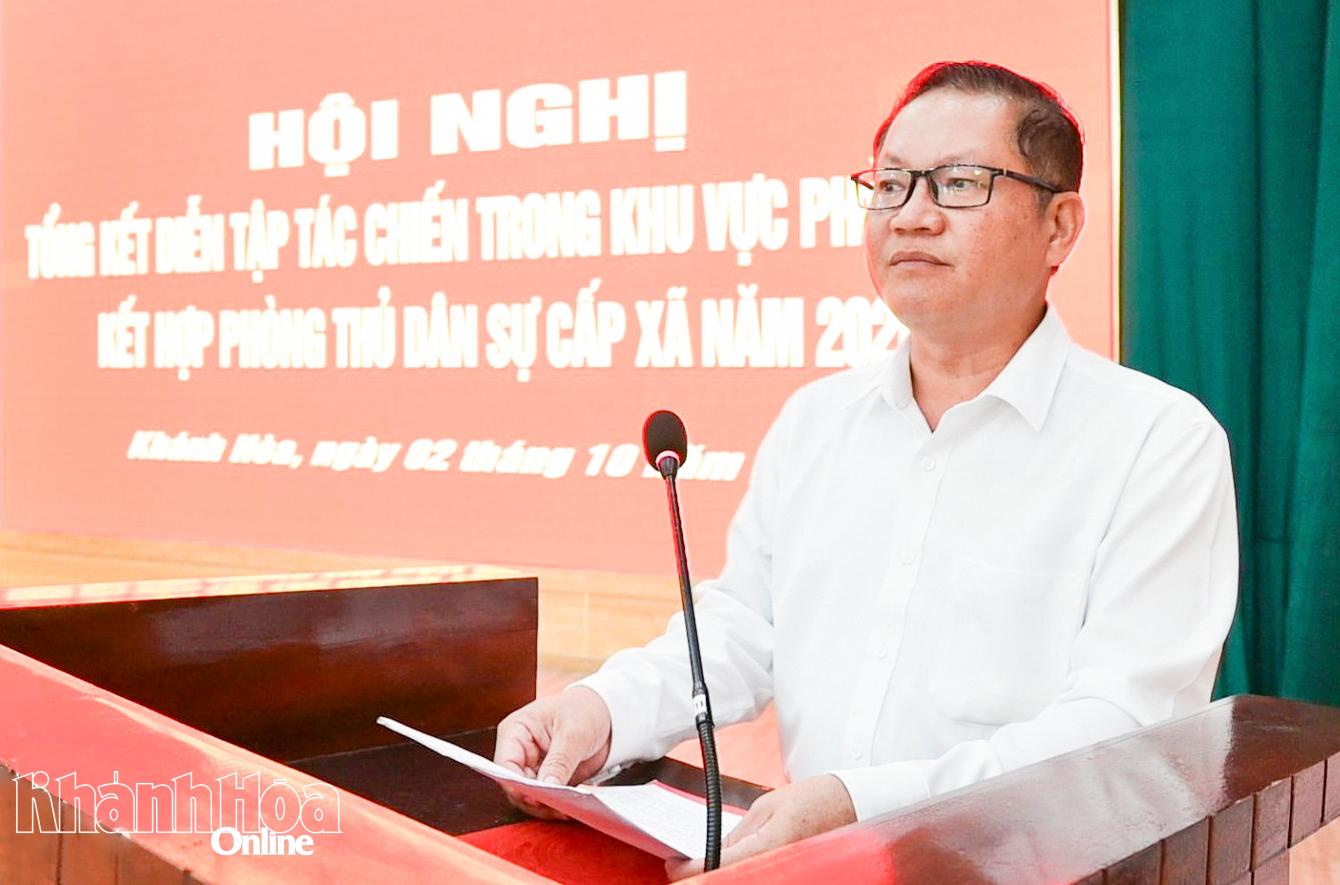 Lãnh đạo phường Đông Ninh Hòa phát biểu tham luận tại hội nghị.