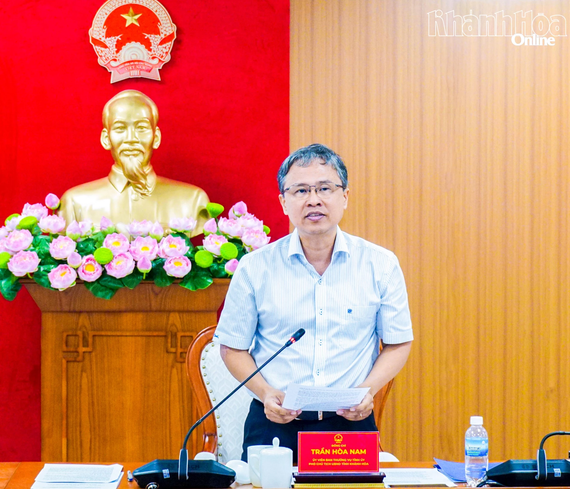 Đồng chí Trần Hòa Nam phát biểu tại phiên họp.
