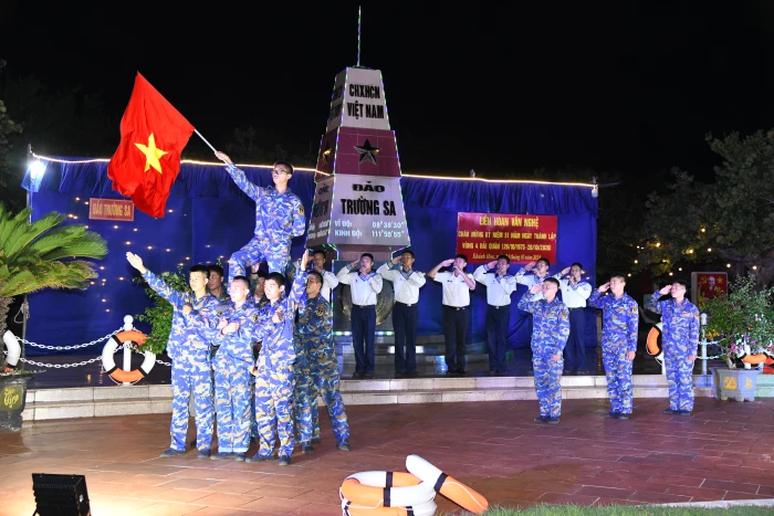 Đảo Trường Sa tổ chức các hoạt động chào mừng Ngày thành lập Vùng 4 Hải quân