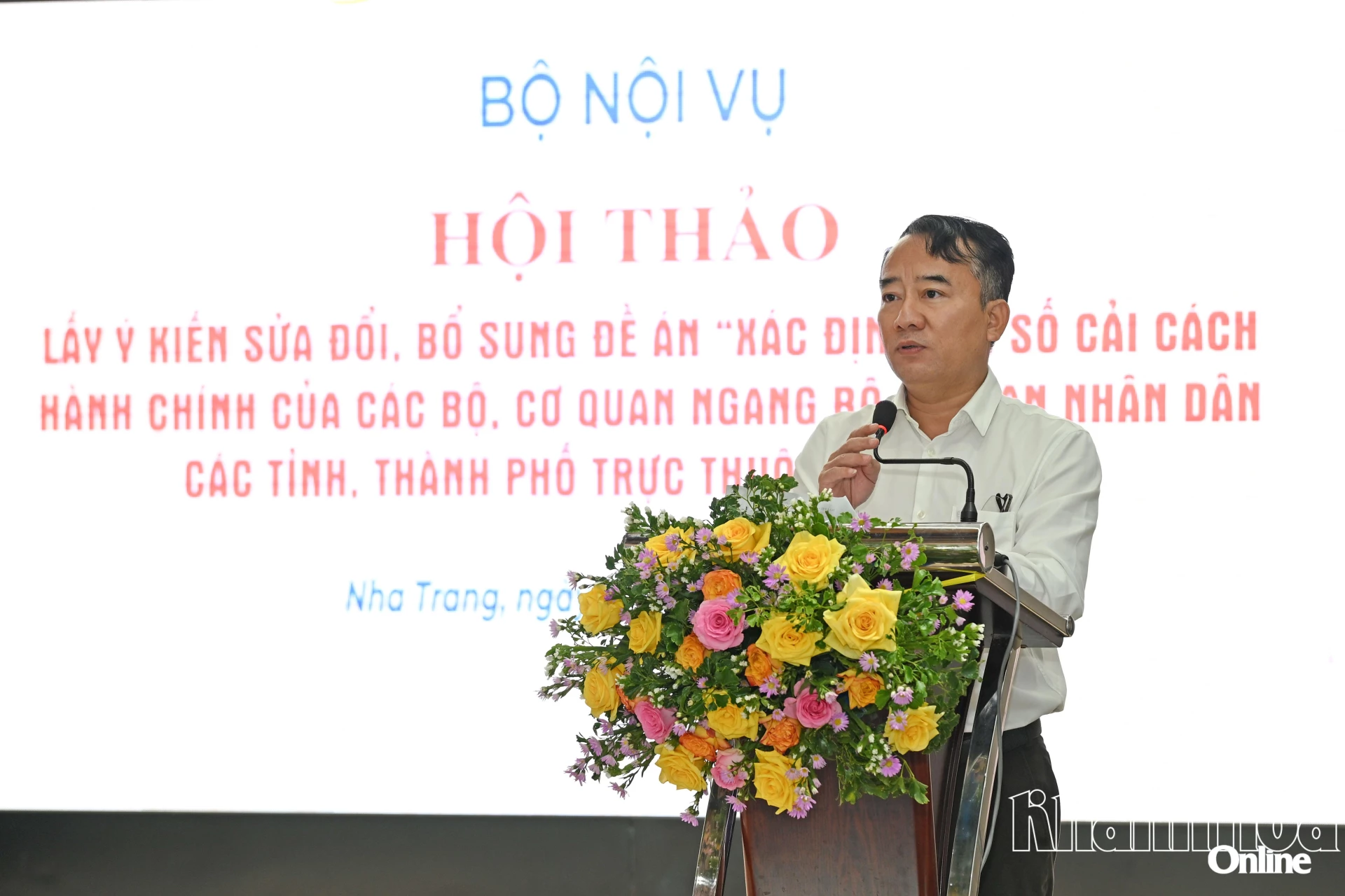 Ông Võ Chí Vương phát biểu tại hội thảo. 