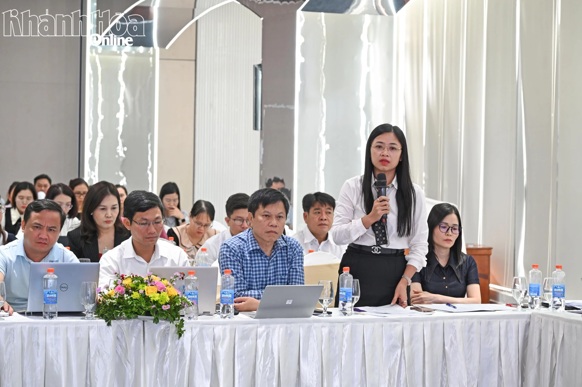 Bà Nguyễn Thị Mai Thương – Phó Giám đốc Sở Nội vụ tỉnh Nghệ An phát biểu ý kiến.
