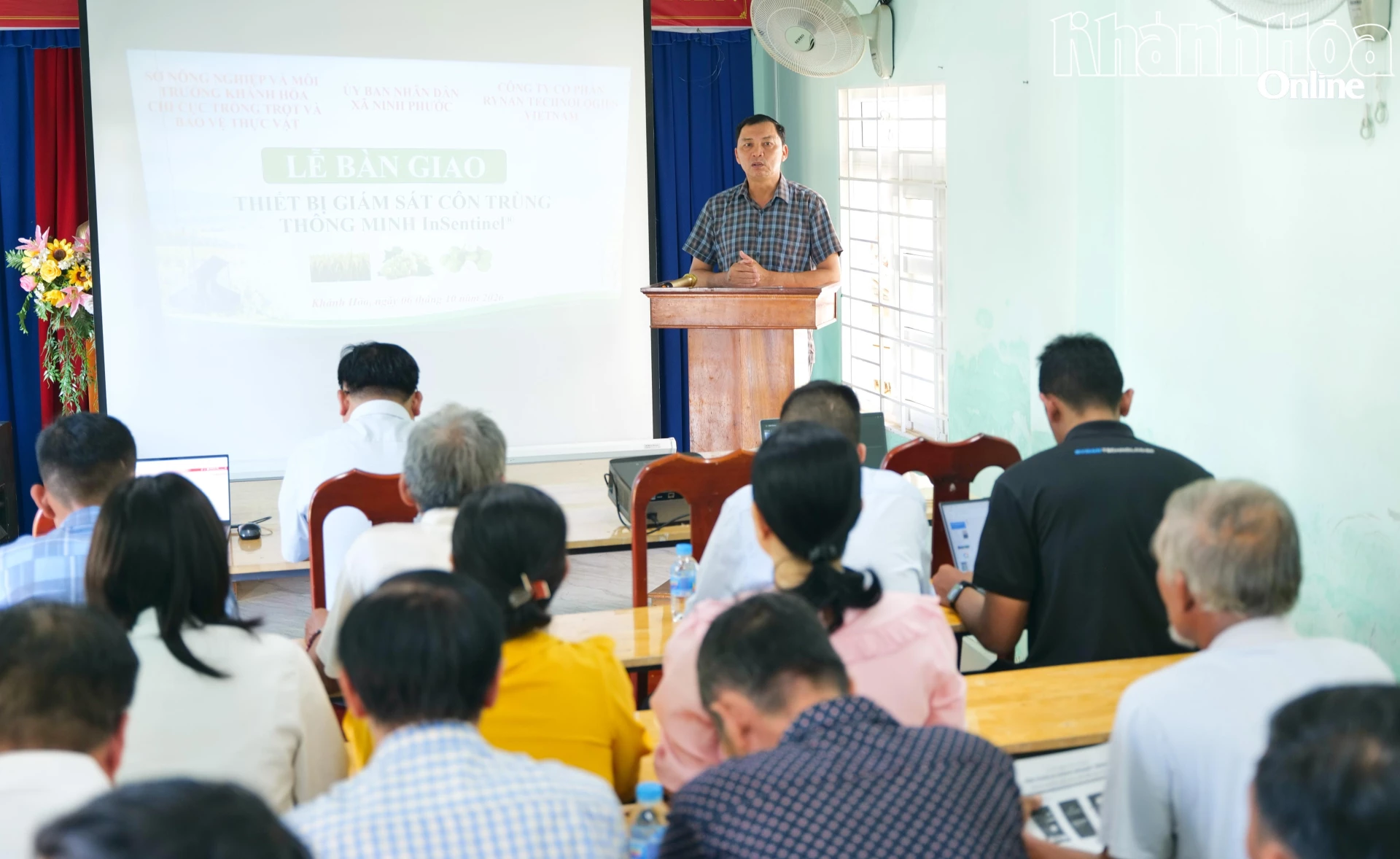 Quang cảnh lễ bàn giao.