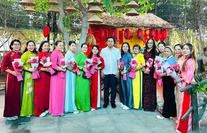 Hội Liên hiệp Phụ nữ xã Cam Hiệp tổ chức kỷ kiệm ngày 20-10 và hoạt động “Tháng nghe phụ nữ nói”