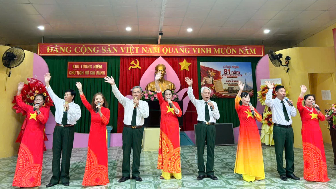 Một tiết mục văn nghệ giao lưu tại chương trình.