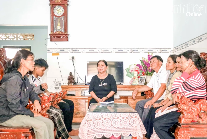 Lặng thầm lo việc xóm làng