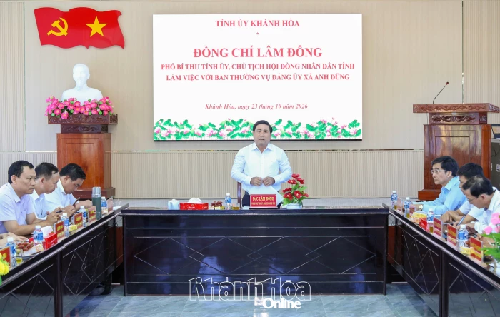 Phó Bí thư Tỉnh ủy, Chủ tịch HĐND tỉnh Lâm Đông làm việc với Ban Thường vụ Đảng ủy xã Anh Dũng