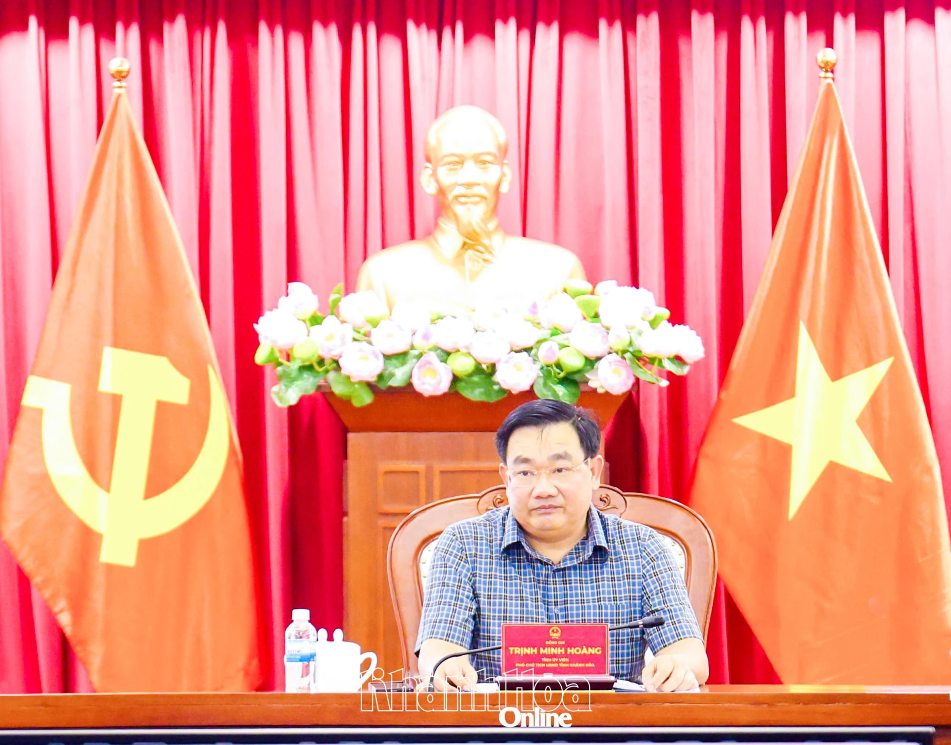 Phó Chủ tịch UBND tỉnh Trịnh Minh Hoàng phát biểu tai cuộc họp.