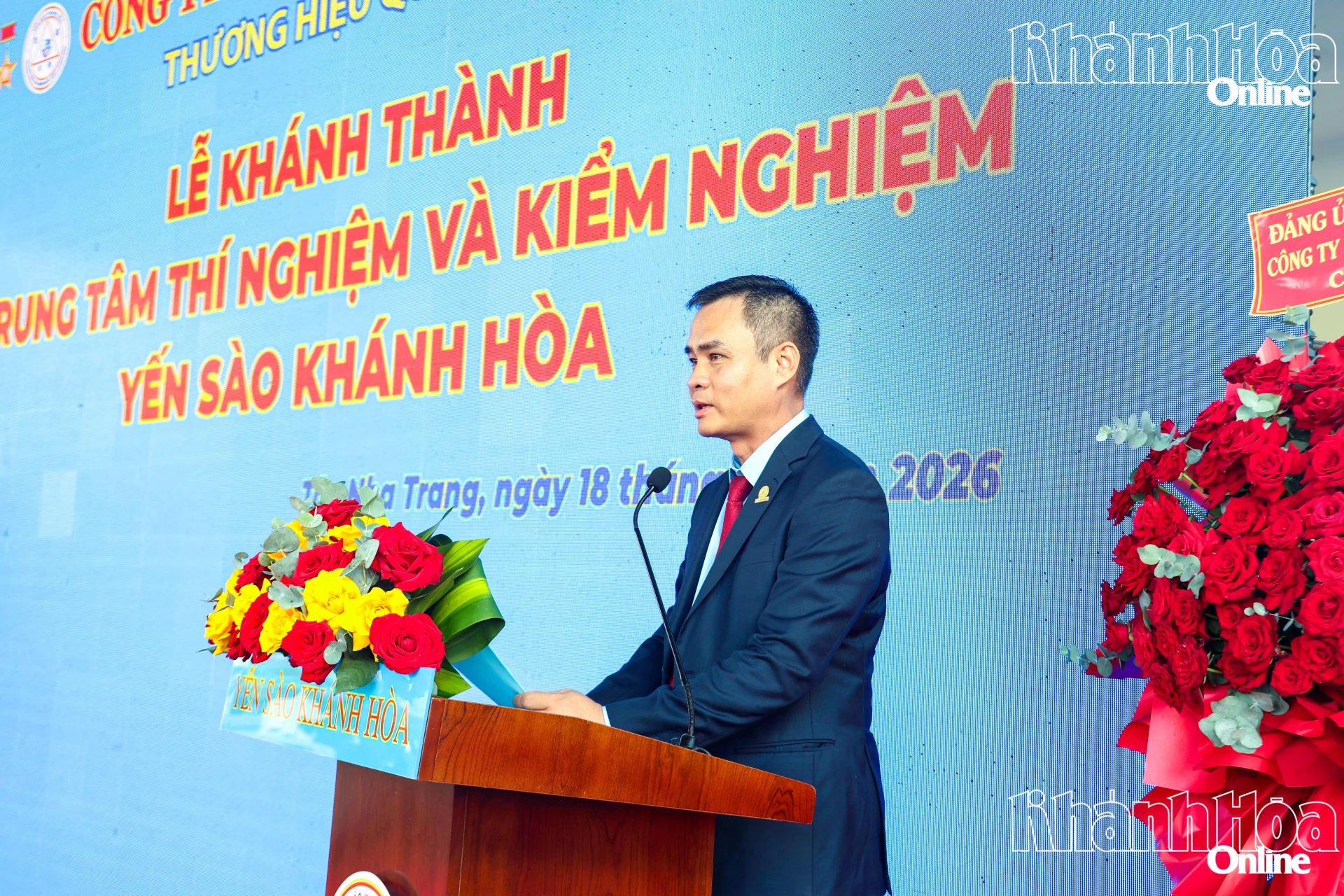 Lãnh đạo Công ty Yến sào Khánh Hòa phát biểu giao nhiệm vụ cho Trung tâm Thí nghiệm và Kiểm nghiệm Yến sào Khánh Hòa.