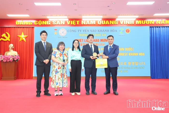 Đoàn đại biểu TP. Ulsan thăm và làm việc tại Công ty Yến sào Khánh Hòa