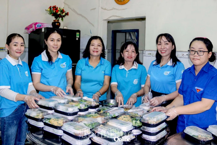 “Bếp cơm phụ nữ” lan tỏa yêu thương 