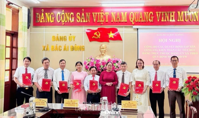 Đảng ủy xã Bác Ái Đông sắp xếp, kiện toàn tổ chức đảng trực thuộc