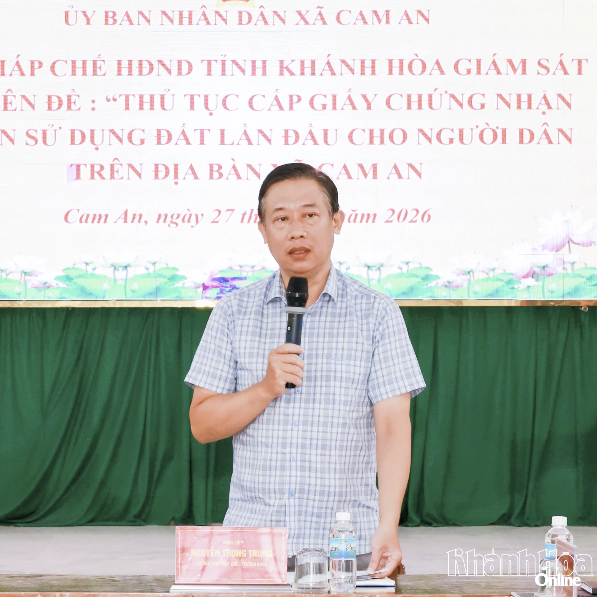 Trưởng đoàn giám sát phát biểu tại buổi giám sát.