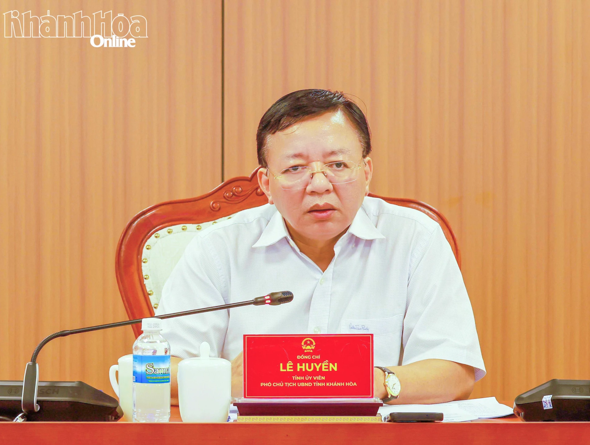 Đồng chí Lê Huyền chủ trì cuộc họp.