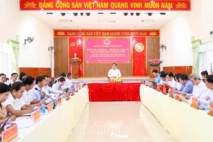 Phó Bí thư Tỉnh ủy, Chủ tịch HĐND tỉnh Lâm Đông làm việc với Thường trực HĐND 3 xã khu vực Khánh Sơn
