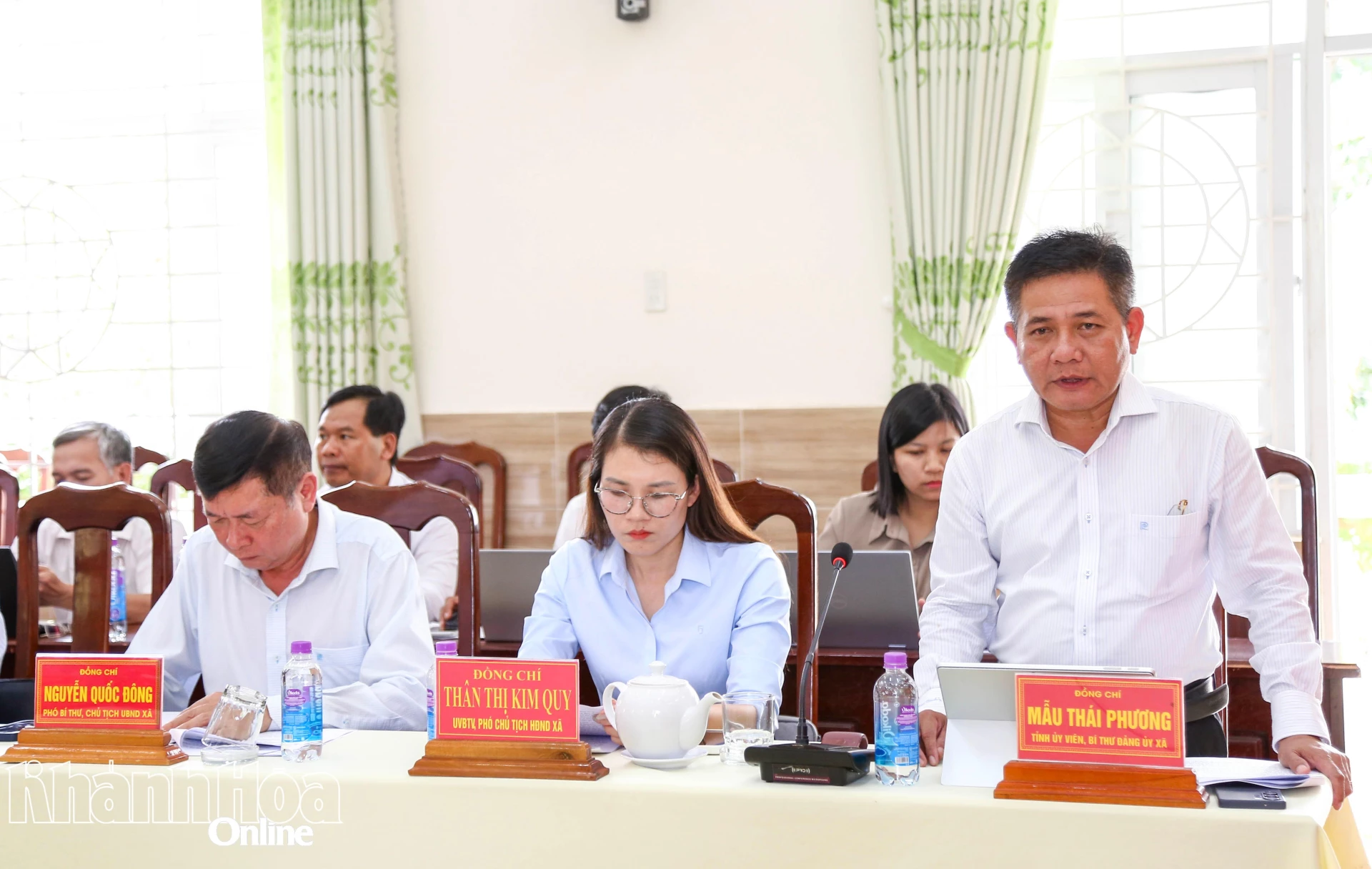Lãnh đạo xã Khánh Sơn phát biểu tại buổi làm việc