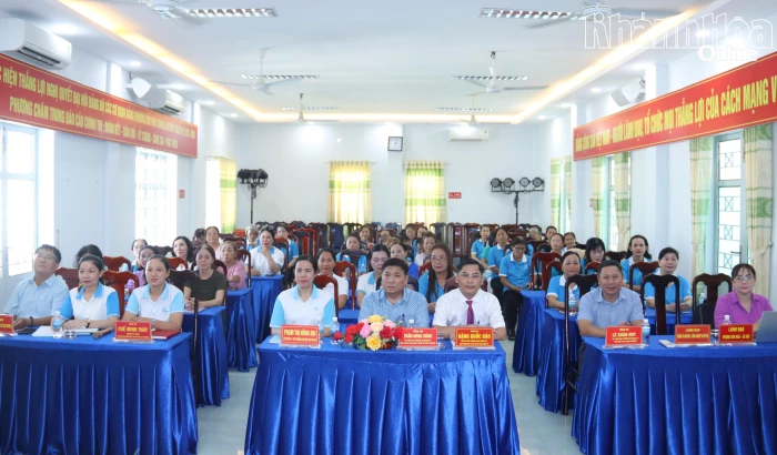Hội Liên hiệp Phụ nữ phường Bắc Nha Trang tổ chức hội nghị đối thoại “Tháng nghe phụ nữ nói”