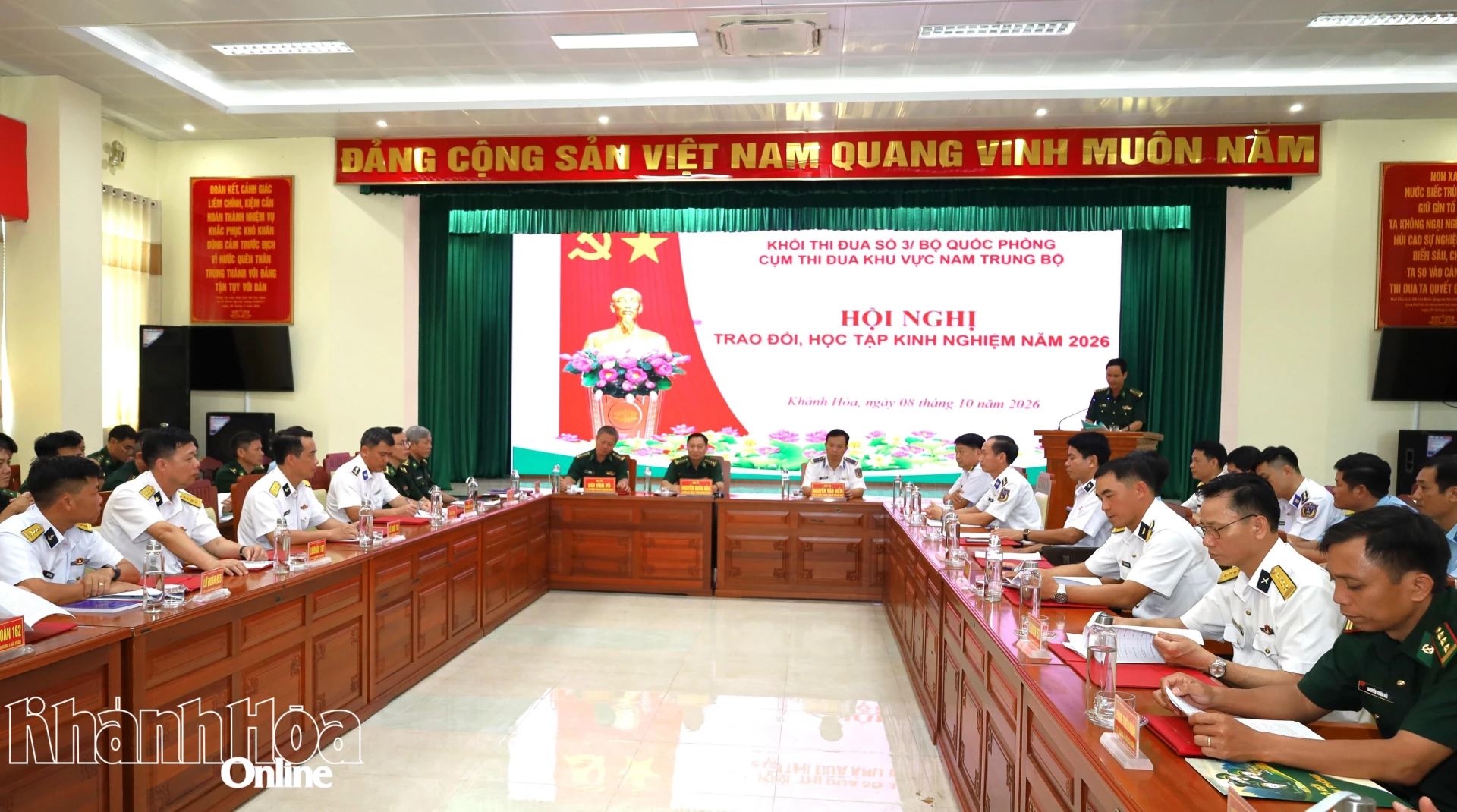 Quang cảnh hội nghị.