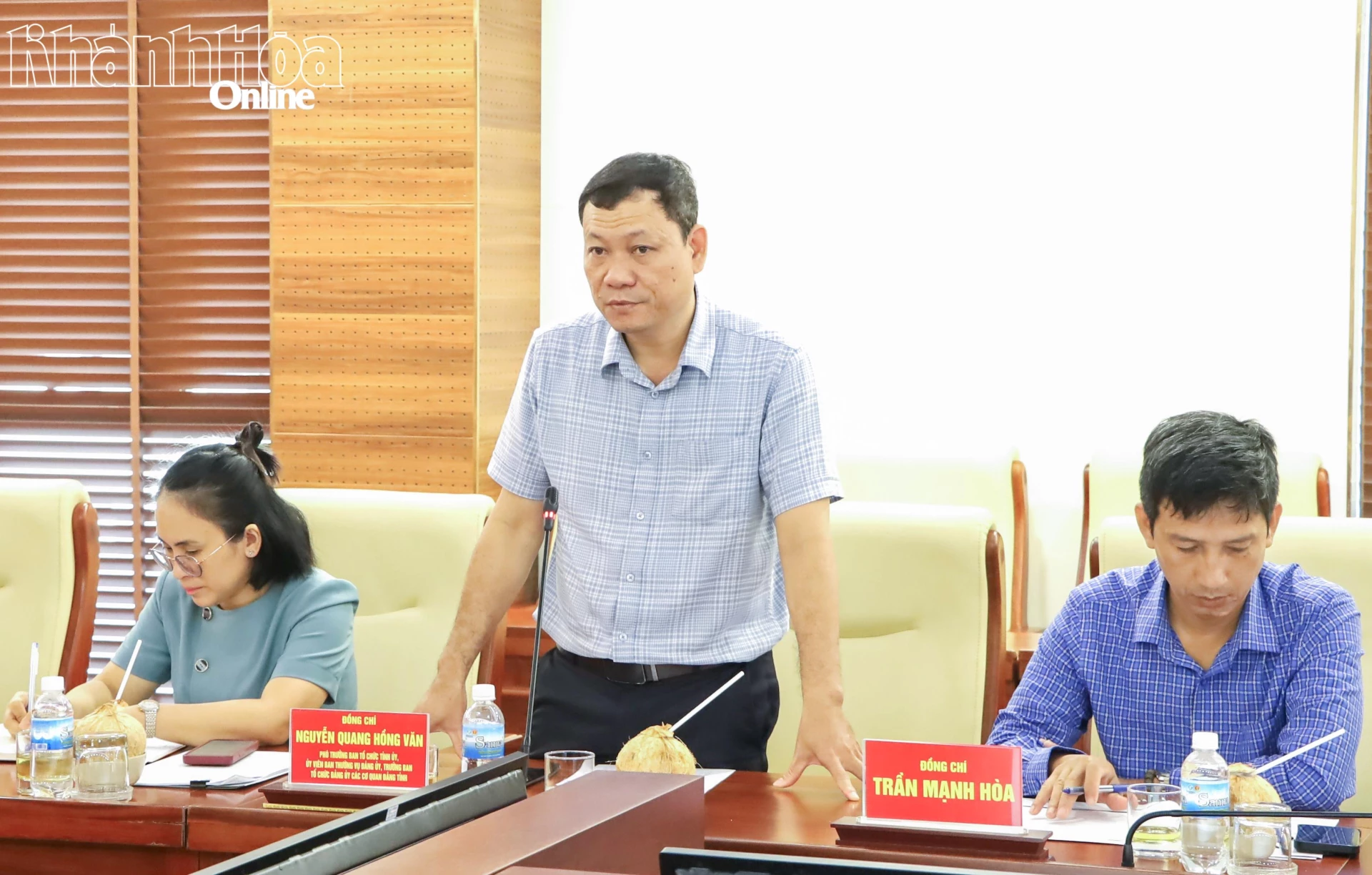 Các đại biểu tham gia thảo luận, đóng góp ý kiến tại hội nghị.