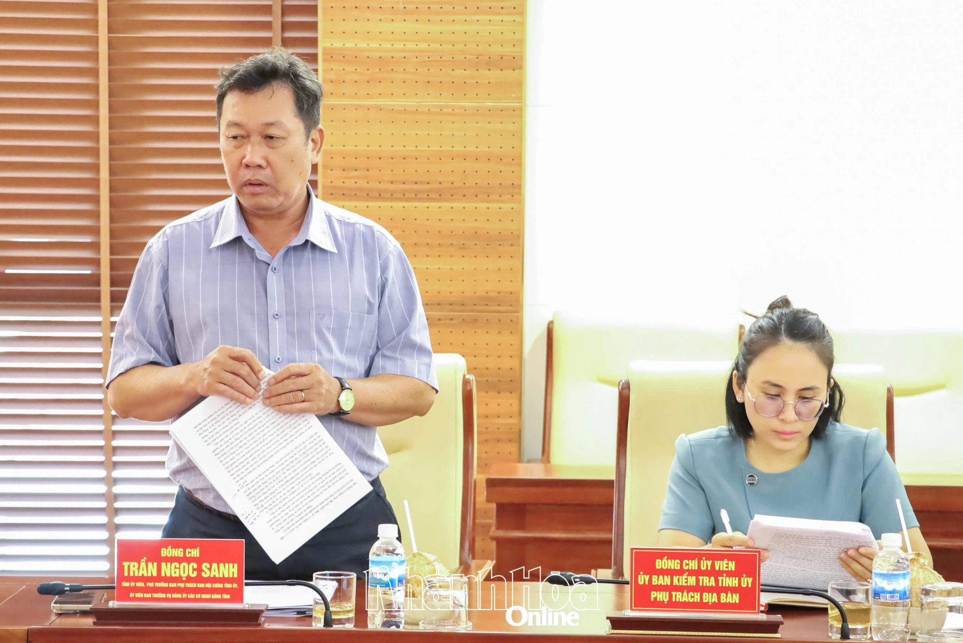 Đại biểu tham gia thảo luận, đóng góp ý kiến tại hội nghị.