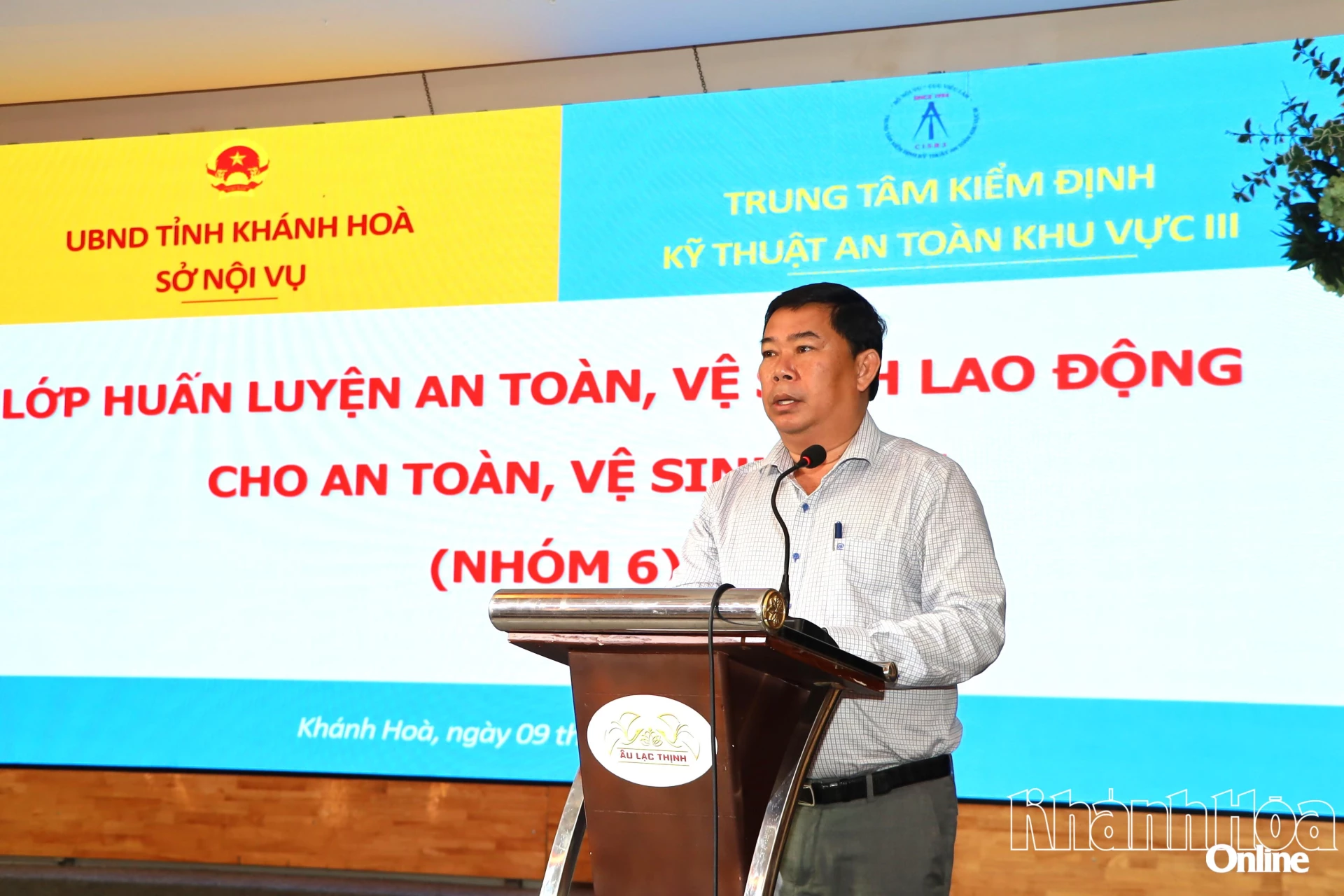 Ông Nguyễn Thành Sơn - Phó Giám đốc Sở Nội vụ phát biểu khai mạc lớp huấn luyện.