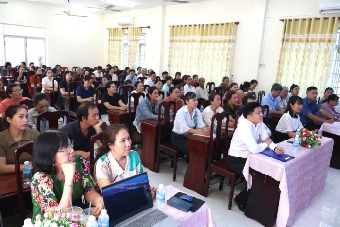 Xã Cam Lâm tuyên truyền Luật Dân số và truyền thông về chăm sóc sức khỏe chủ động