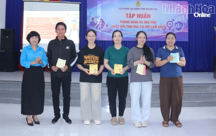 Hơn 200 đoàn viên, người lao động tham gia tập huấn kỹ năng phòng ngừa, ứng phó quấy rối tình dục