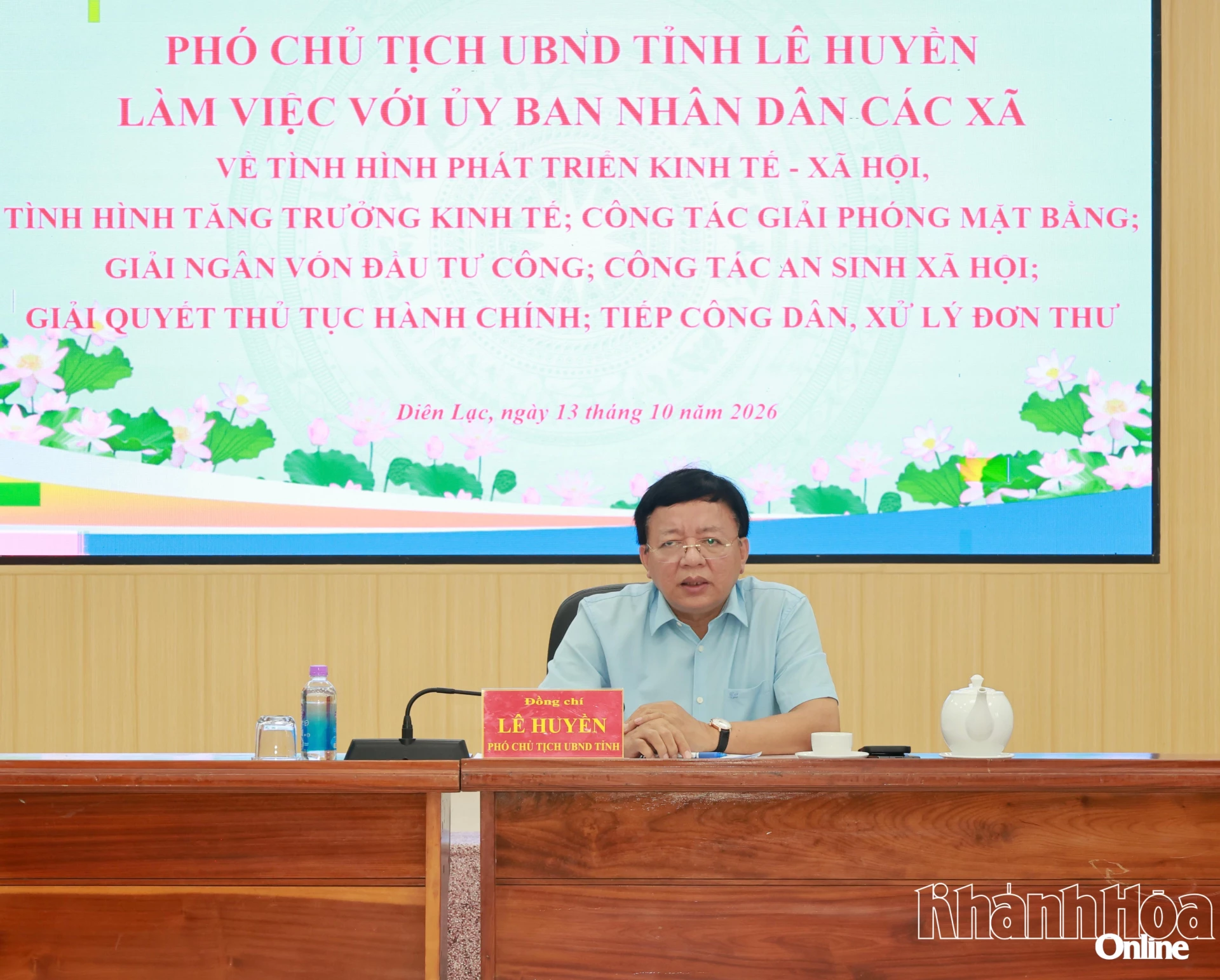 Đồng chí Lê Huyền chủ trì buổi làm việc.