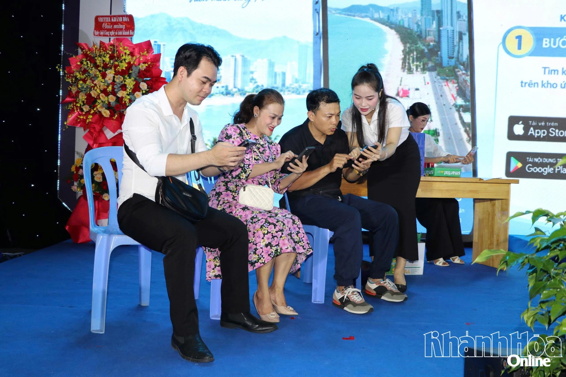 Các tiểu phẩm giúp đưa kiến thức về an toàn số đến gần hơn với người dân.