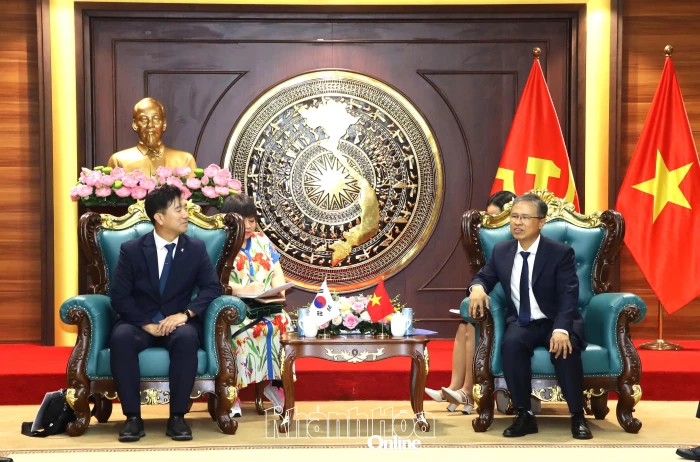 Phó Chủ tịch UBND tỉnh Trần Hòa Nam tiếp đoàn đại biểu thành phố Ulsan (Hàn Quốc)